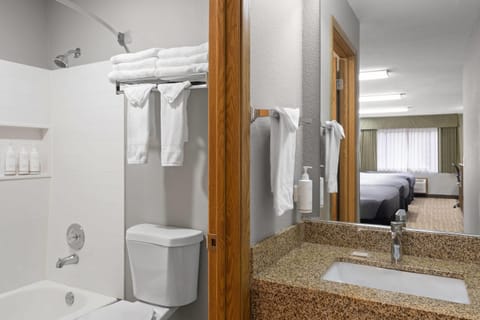 Studio Suite, Multiple Beds, Non Smoking | Bathroom | Combined shower/tub, hair dryer, towels