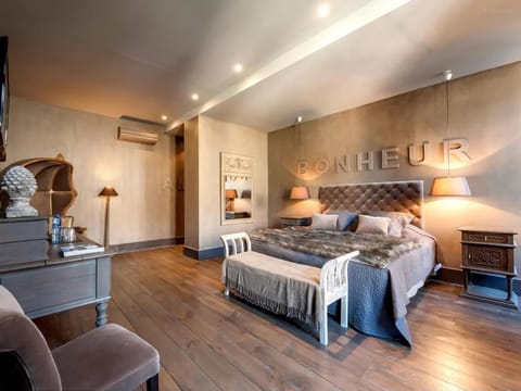 Deluxe Triple Room | Premium bedding, desk, soundproofing, iron/ironing board