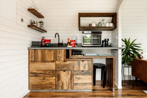 Cabin, Ensuite (The Brook) | Private kitchen