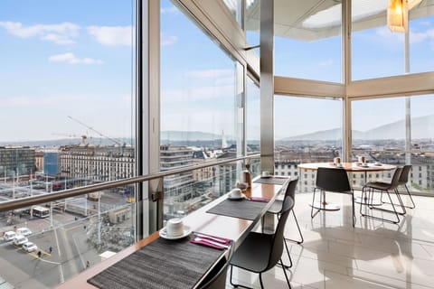 Daily buffet breakfast (CHF 23 per person)