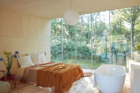 Comfort Cabin | Individually decorated, individually furnished, free WiFi, bed sheets