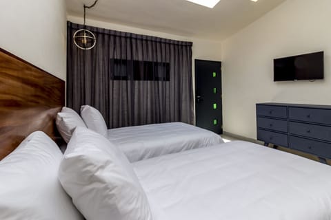 Senior Room | Premium bedding, down comforters, Select Comfort beds, free WiFi