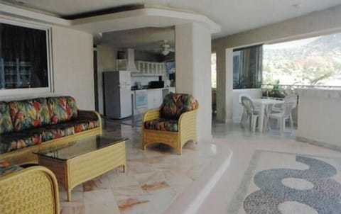 Premium Room, 2 Bedrooms, Kitchen, Poolside | Private kitchen | Cookware/dishes/utensils