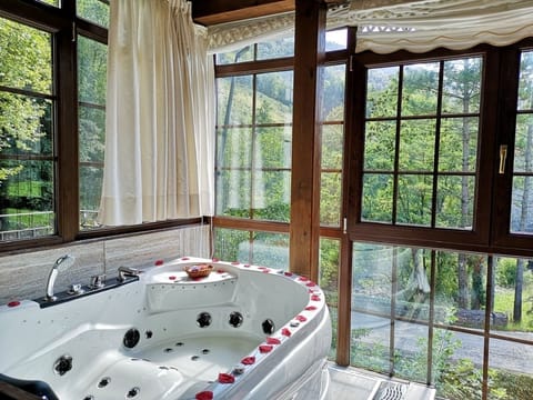 Suite, Accessible, Hot Tub | Room amenity
