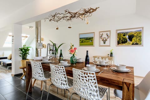 Grand House | In-room dining