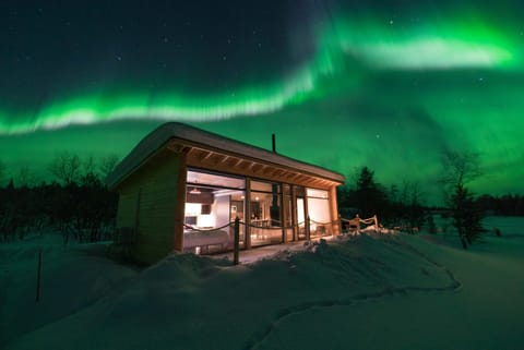 Deluxe Cabin (Taiga) | Free WiFi, bed sheets