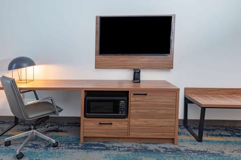 Pillowtop beds, desk, laptop workspace, blackout drapes