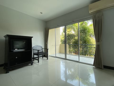 Standard Double Room | Desk, free WiFi