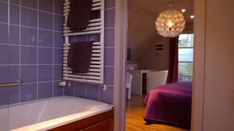 Deluxe Double Room, Bathtub | Deep soaking bathtub