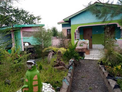 Single Room | Iron/ironing board, free WiFi, bed sheets