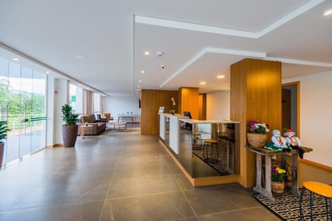 Lobby lounge
