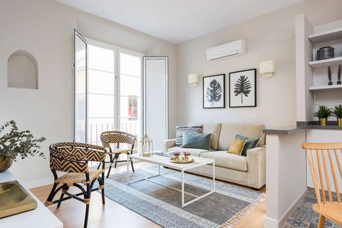 Apartment (2 Bedrooms) | Living area | 32-inch TV with cable channels