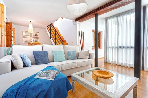 Apartment (3 Bedrooms) | Living area | 32-inch flat-screen TV with cable channels, TV