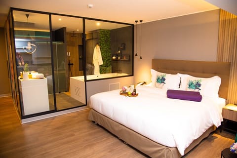 Deluxe Room, 1 King Bed (Deluxe Suite with Spa Bath) | View from room