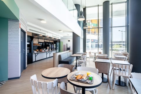 Daily buffet breakfast for a fee