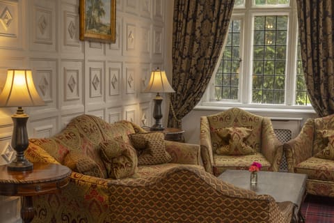 Breakfast, lunch, dinner served; British cuisine, garden views