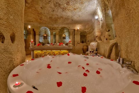 Private spa tub