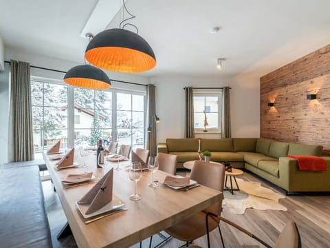 Chalet | Dining