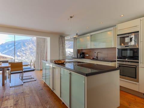 House | Private kitchen | Highchair