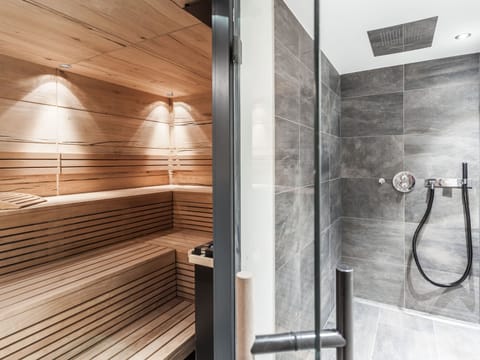 Chalet | Bathroom | Shower