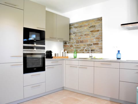 House | Private kitchen | Highchair