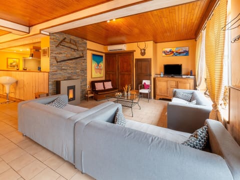 House | Living room