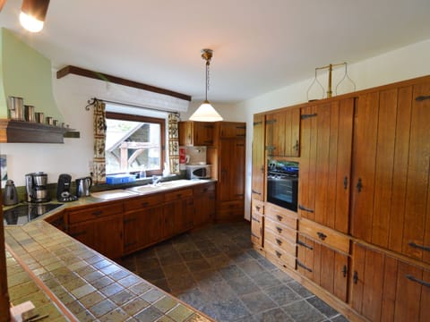 House | Private kitchen | Fridge, microwave, coffee/tea maker, highchair