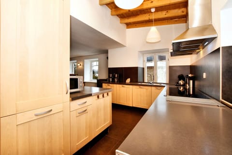 House | Private kitchen | Fridge, highchair