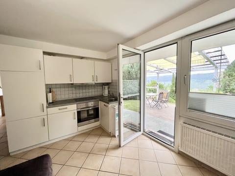 Apartment | Private kitchen | Stovetop, highchair