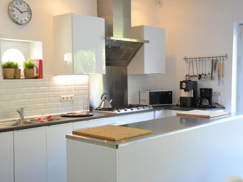 House | Private kitchen | Fridge, highchair