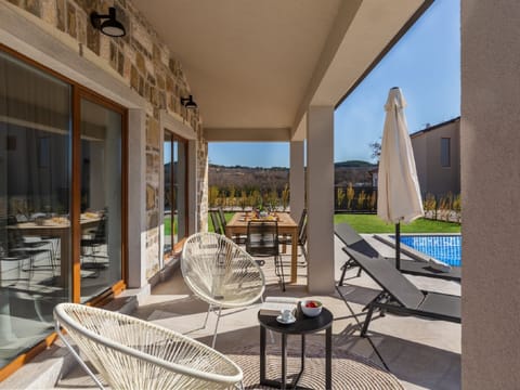 Villa | Exterior