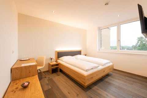 Hypo-allergenic bedding, free minibar, in-room safe, soundproofing