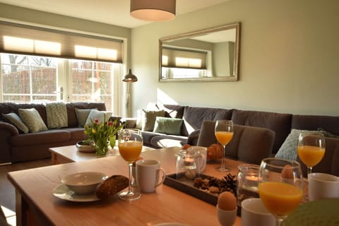 Villa | Dining