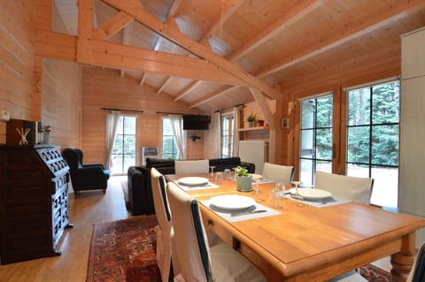 Chalet | Dining