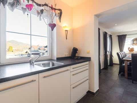 House | Private kitchen | Microwave, dishwasher, highchair