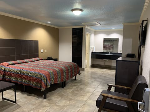 Premium bedding, individually furnished, desk, free WiFi