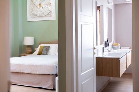Superior Double Room | Egyptian cotton sheets, premium bedding, Select Comfort beds, minibar