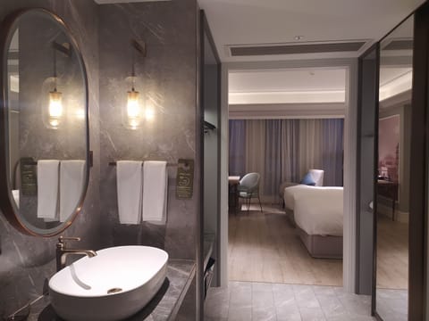 Bathroom sink
