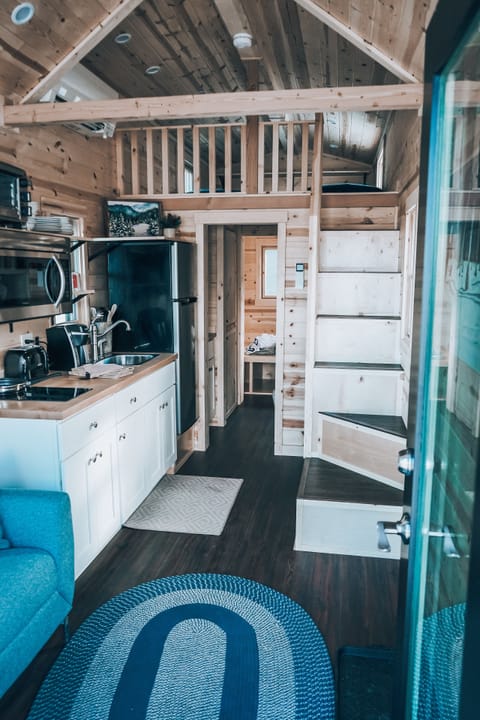 1 Tumblweed | Living area