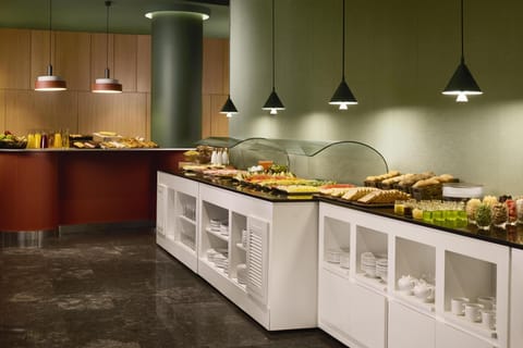 Daily buffet breakfast for a fee