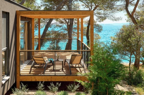 Deluxe Seafront Two-Bedroom Glamping Home - Whirlpool | 2 bedrooms, soundproofing, cribs/infant beds, free WiFi