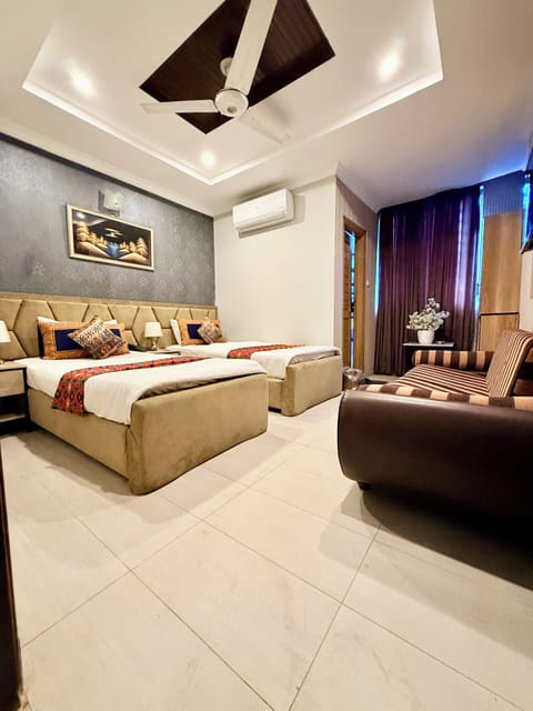 Deluxe Double or Twin Room, City View | Premium bedding, down comforters, pillowtop beds, desk