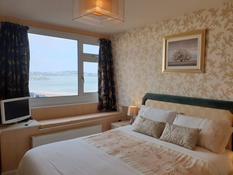 Double King size, Sea View | Individually decorated, individually furnished, desk, iron/ironing board