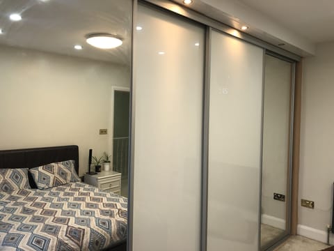 Premium Room, 1 King Bed | Individually decorated, individually furnished, iron/ironing board