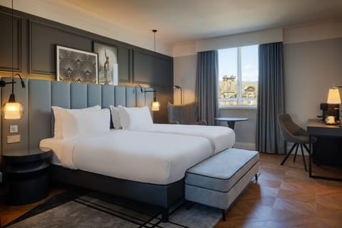 Hypo-allergenic bedding, in-room safe, desk, laptop workspace