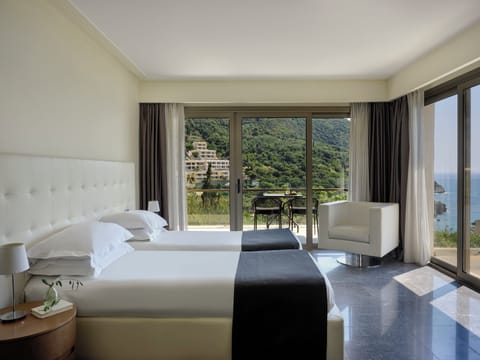 Deluxe Villa Sea View with Private Pool | In-room safe, desk, laptop workspace, free WiFi