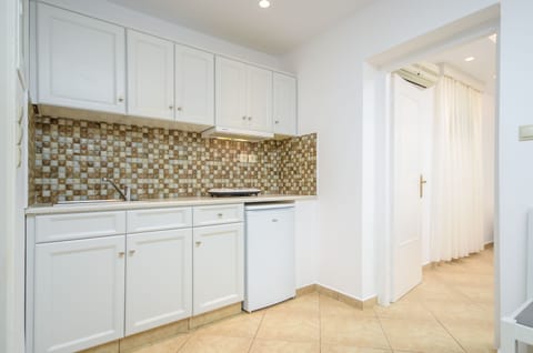 Two Bedroom Apartment for 4 people | Private kitchen | Fridge, stovetop, electric kettle, toaster