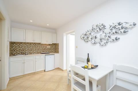 Two Bedroom Apartment for 4 people | Private kitchenette | Fridge, stovetop, electric kettle, toaster