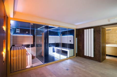 Sauna, hot tub, Turkish bath, body treatments, hydrotherapy