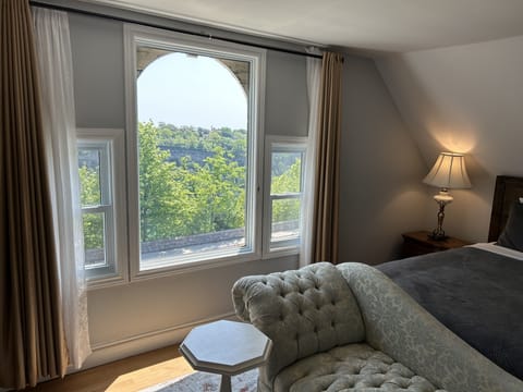 Superior Suite, 1 Bedroom, Balcony, River View | Premium bedding, iron/ironing board, free WiFi, bed sheets